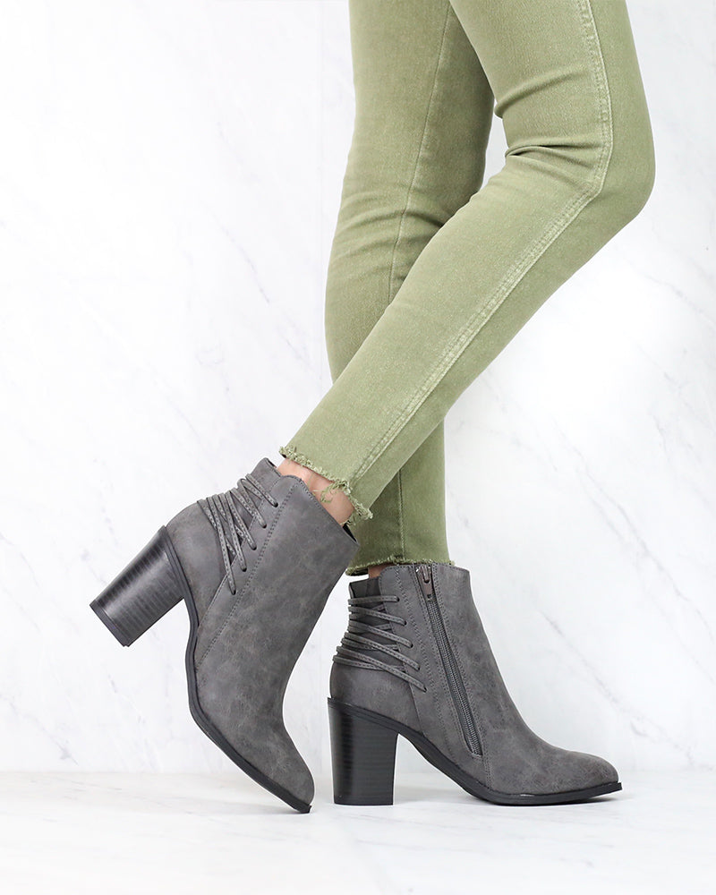 Very volatile ankle clearance boots