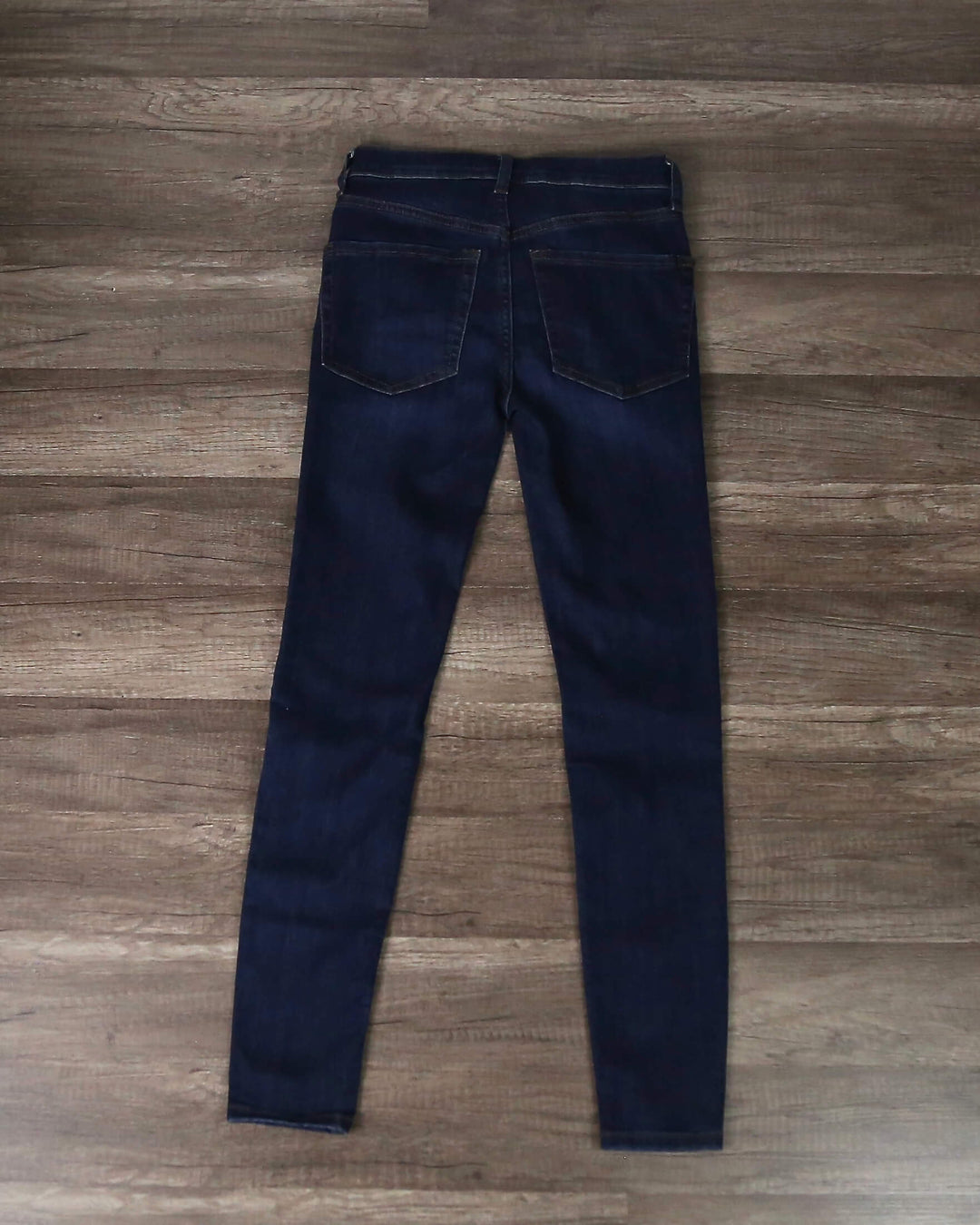 Free People - Busted High Rise Distressed Skinny Jeans in Dark Blue Wash