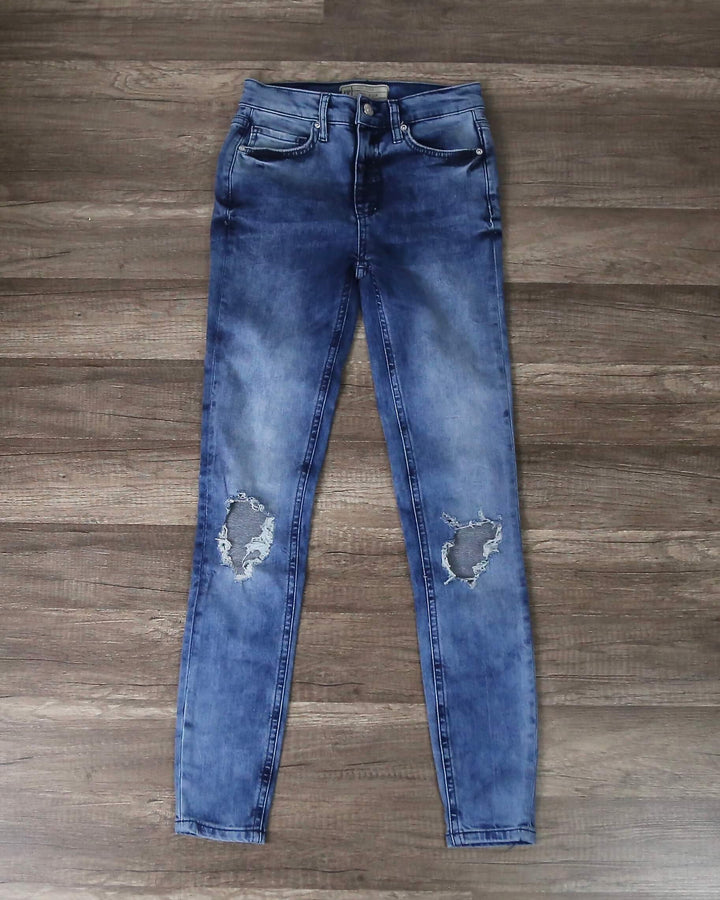 Free People - Busted High Rise Distressed Skinny Jeans in Blue/Turquoise