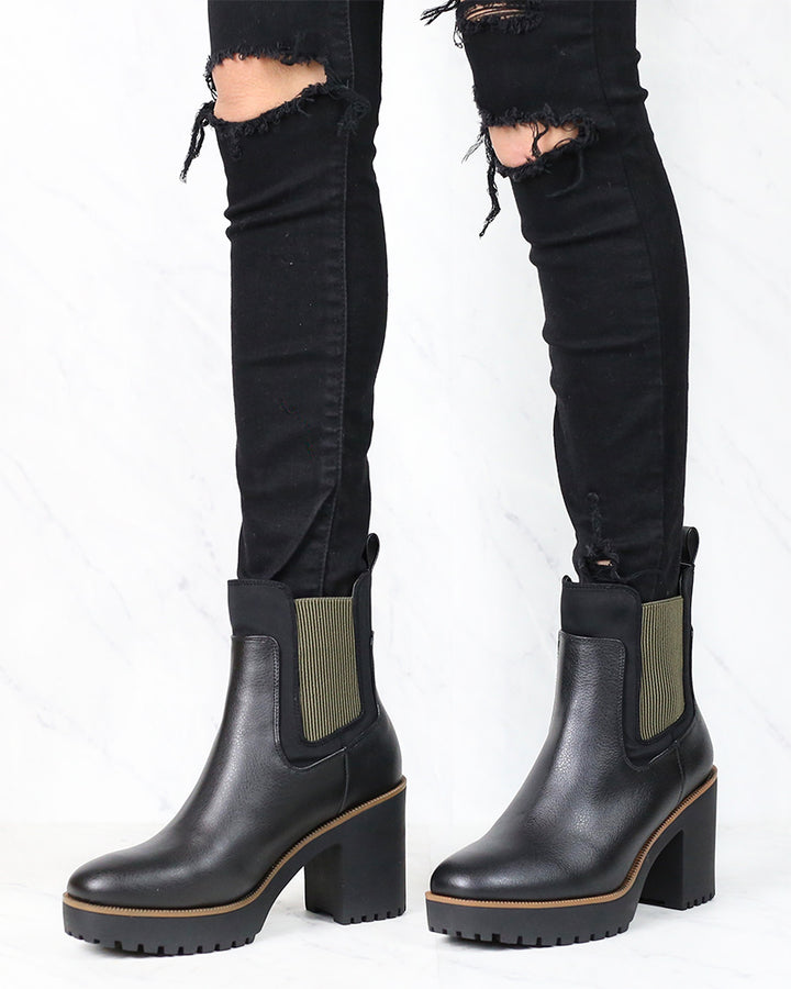 Good Day Grain Platform Ankle Boots in Black