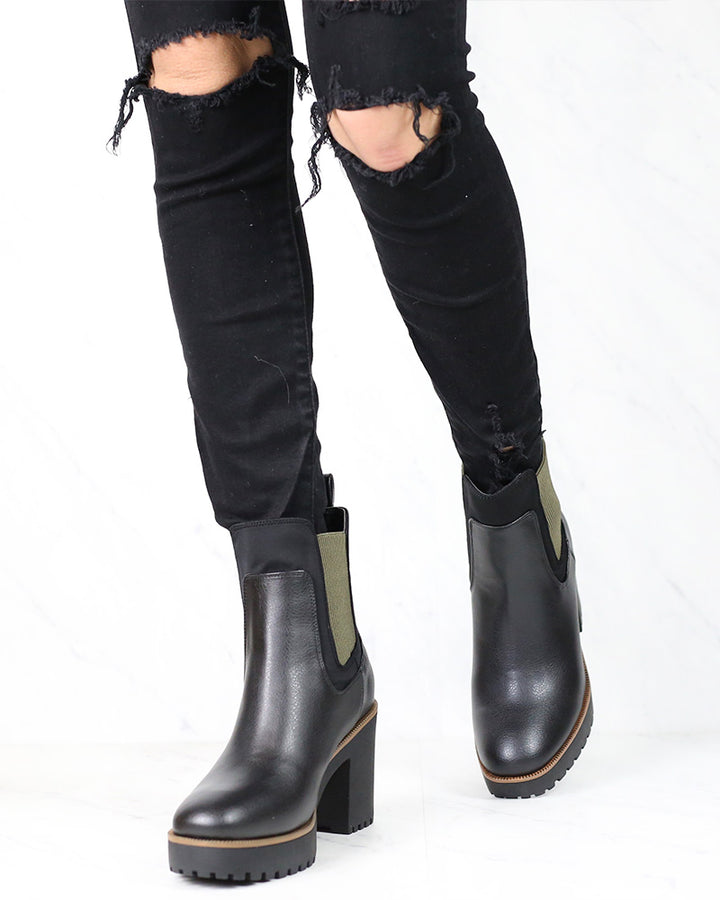 Good Day Grain Platform Ankle Boots in Black