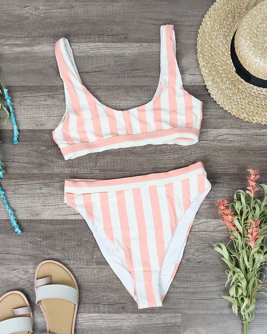 Dippin' Daisy's - Kylie Sporty Swim Top - Coral Stripes