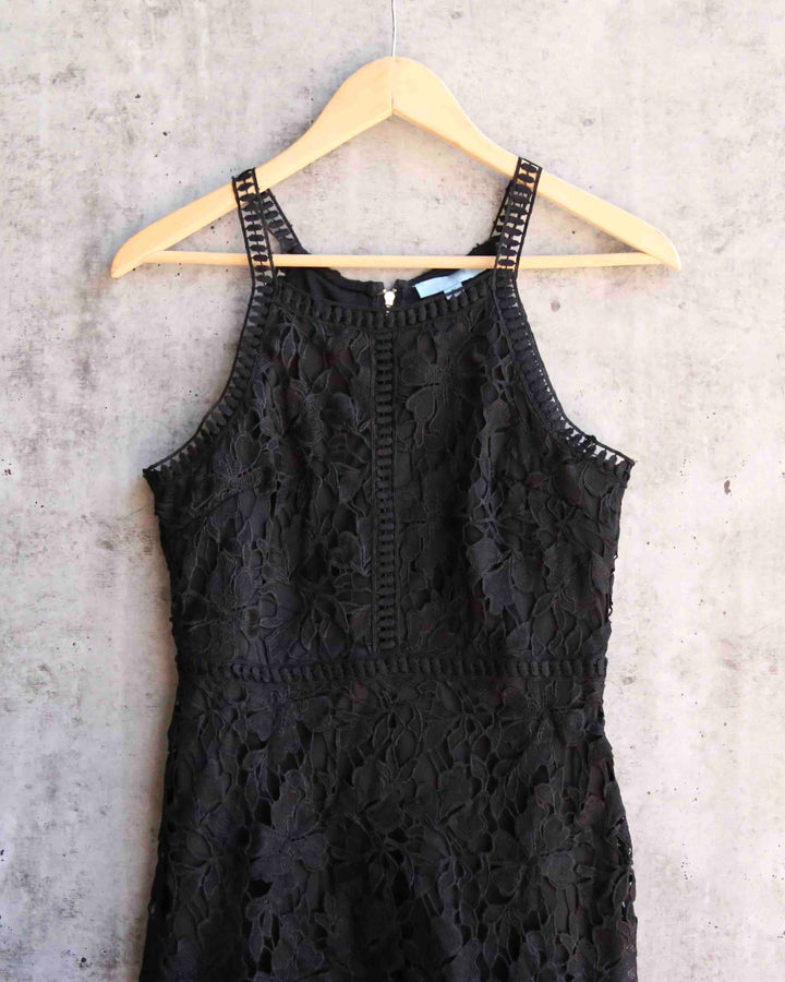 Ashlyn Sleeveless Lace Bodycon Dress in Black