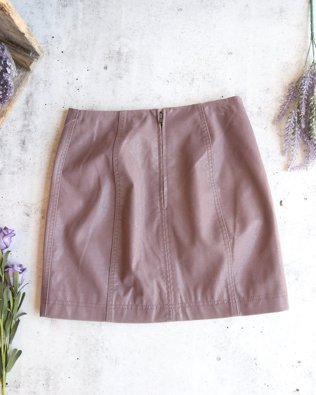 Free People - Modern Femme Novelty Mini Vegan Suede Skirt in Mauve