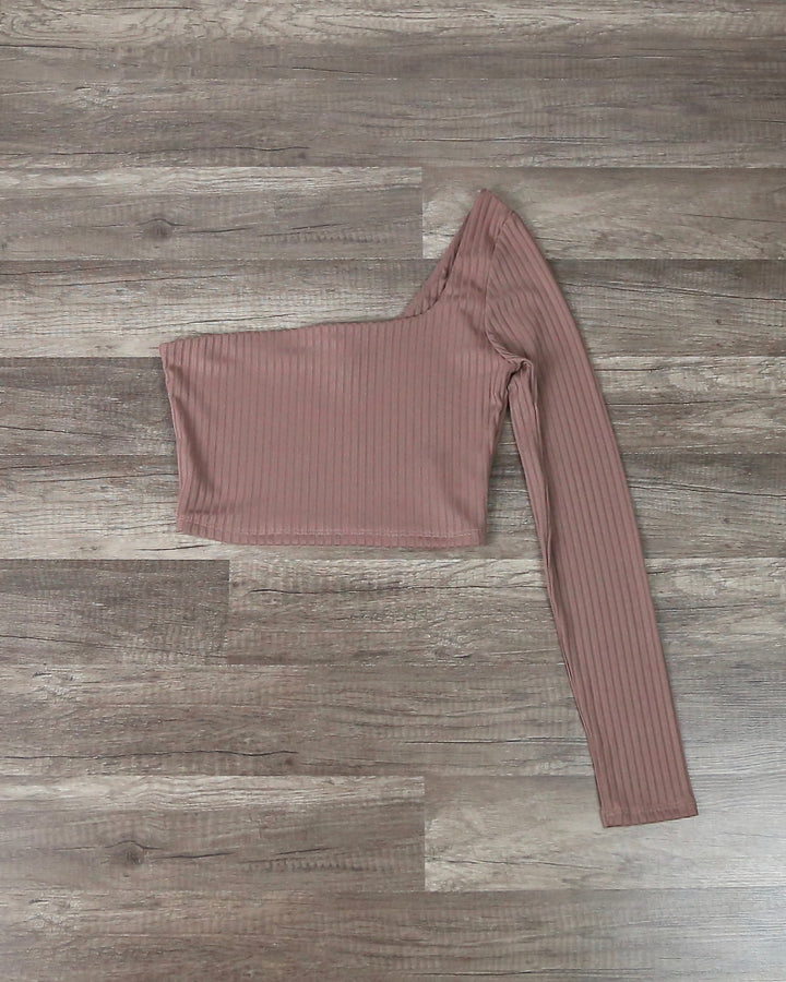 Rebekah Ribbed One Shoulder Long Sleeve Crop Top in Mocha