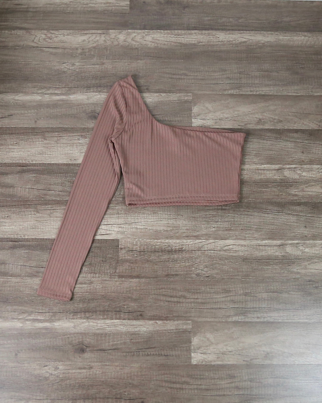 Rebekah Ribbed One Shoulder Long Sleeve Crop Top in Mocha