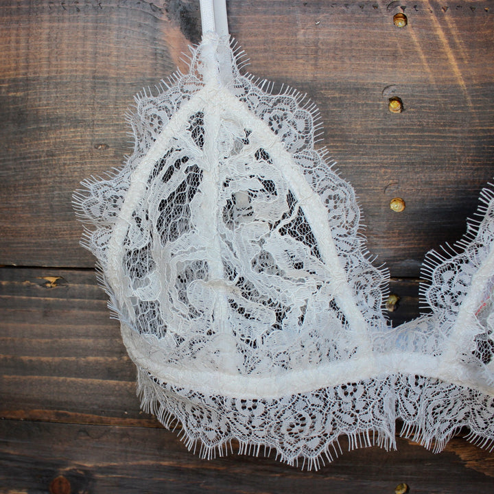 bare nothing lace bralette (2 colors - white & black) - shophearts - 4