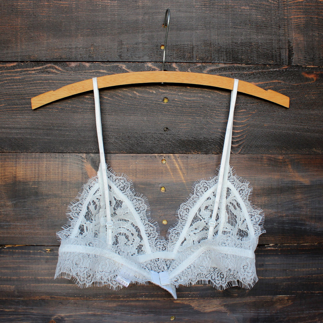 bare nothing lace bralette (2 colors - white & black) - shophearts - 3