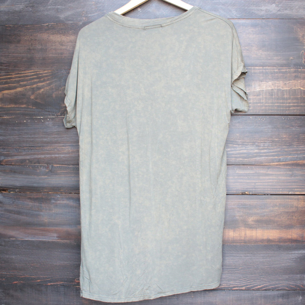 oversize distressed tee - vintage acid wash - shophearts - 2