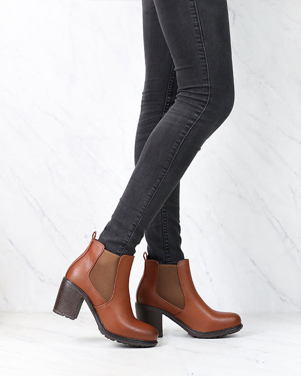 Chelsea boots with chunky heel on sale